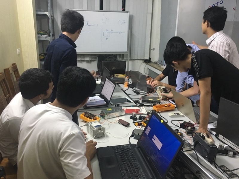 Tuyển kỹ sư lập trình PLC: Những điều cần biết để ứng tuyển thành công